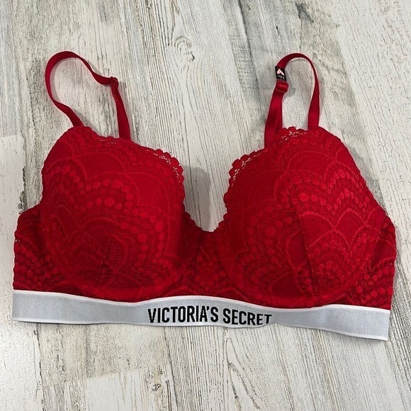 Victoria’s Secret Lightly Lined t-shirt red lace bra Size 34C - Picture 1 of 9